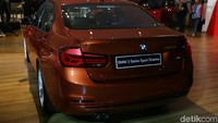BMW 3 Series Sport Shadow diklaim sebagai produk spesial dari keluarga 3 Series yang dibuat terbatas sebelum berlanjut ke generasi selanjutnya. Generasi terbaru Seri 3 akan dirilis dalam beberapa waktu ke depan.