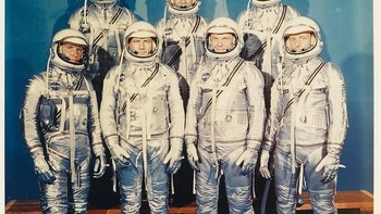Para astronot ini yang pertama kali mengenakan kostum luar angkasa bernama Mercury pada tahun 1962. Foto: NASA