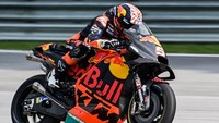 Johann Zarco melaju di atas Red Bull KTM miliknya (Mohd RASFAN / AFP)
