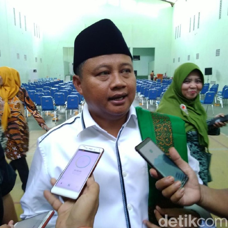 Wagub Uu: Sekolah Harus Kerja Sama dengan Dunia Usaha Wagub Uu: Sekolah Harus Kerja Sama dengan Dunia Usaha