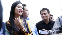 Della mengaku kini sudah tenang usai menjalani pemeriksaan di Polda Jatim. Pool/Palevi S/detikFoto.