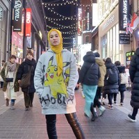 Alasan Emma melakukan tindakan yang kini jadi kontroversi itu karena kecaman netizen soal gaya hijabnya sehari-hari. Gayanya yang tak sesuai syariat membuat banyak netizen menghujat. Foto: Instagram/emma_maembongofficial