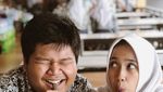 Pose Asyik Kulineran Indy, Sepupu Risa Saraswati yang Bisa Liat Hantu