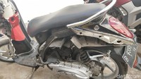 Motor kemudian diangkut ke kantor polisi. Foto: M Guruh Nuary/detikcom