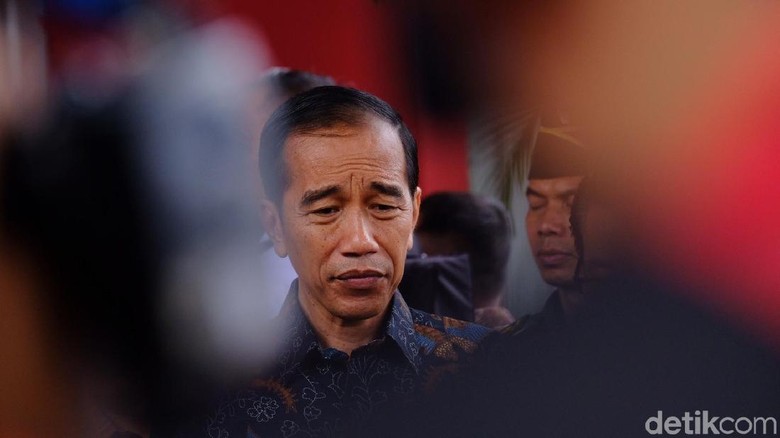 Jokowi: Silakan yang Mau Liburan 17 April, Tapi Harus 
