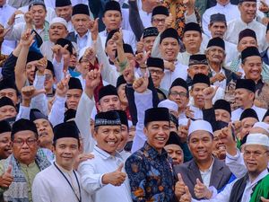 Jokowi Ungkap Alasan Pimpin Komite Nasional Keuangan Syariah