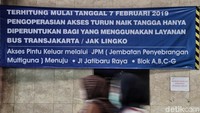 Meski telah berlaku mulai hari ini, pengaturan pejalan kaki itu masih dalam batas sosialisasi sehingga belum ada sanksi apabila pejalan kaki masih melintasi Jalan Jatibaru, Jakarta.