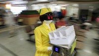 Disebut-sebut, keberadaan robot ini membuat pekerjaan di rumah sakit jadi lebih efisien. (Foto: REUTERS/Athit Perawongmetha) 