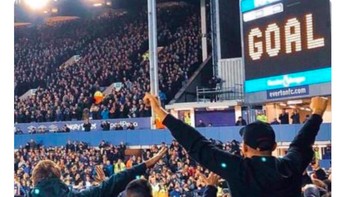 Fans Everton malah merayakan gol City. Foto: istimewa