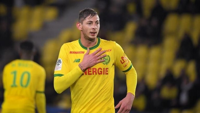 Nantes Argentinian forward Emiliano Sala gestures during the French L1 football match Nantes vs Montpellier at the La Beaujoire stadium in Nantes, western France, on January 8, 2019. (Photo by LOIC VENANCE / AFP)