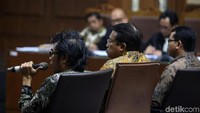 Jaksa menghadirkan tiga orang saksi dalam sidang lanjutan tersebut diantaranya Direktur Utama PT Samantaka Batubara, Rudi Herlambang, Direktur Utama PT Pembangkitan Jawa Bali (PJB) Iwan Agung Firstantara, dan Direktur Operasional PT PJB Investama, Dwi Hartono.