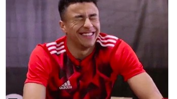 Jesse Lingard digambarkan tertawa karena Liverpool nanti akan berhadapan dengan Manchester United yang telah bangkit. Foto: istimewa