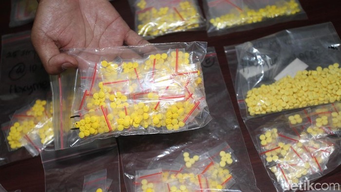 Subdit I Indag Ditreskrimsus Polda Metro Jaya mengamankan 7 pelaku penjulan obat-obatan terlarang yang masuk daftar golongan G.