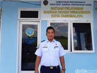 Kepala Satuan Pelayanan Bandara Wiriadimata Tasik, Masrukhin (Masaul/detikTravel)