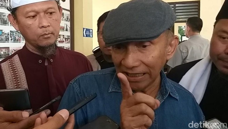 Kawal Ketua PA 212, Amien Rais: Pak Jokowi, Apa Sih Maumu? Kawal Ketua PA 212, Amien Rais: Pak Jokowi, Apa Sih Maumu?