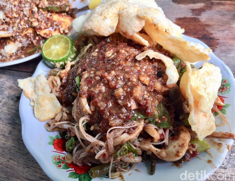 rujak thai phui ji di singkawang