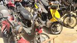 Scoopy Dicabik-cabik Pengendara yang Kena Tilang