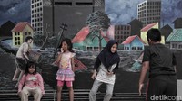Anak-anak tampak leluasa bermain.