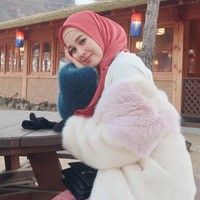 Keputusan Emma menuai banyak pro-kontra. Banyak yang kecewa, banyak pula yang mendoakan dan mendukung apapun keputusan Emma asal dia bahagia. Foto: Instagram/emma_maembongofficial