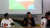 Dalam diskusi itu pun TGB mengingatkan tentang bahaya penyebaran hoax menjelang Pilpres 2019. Menurutnya, jangan sampai permusuhan akibat penyebaran hoax membahayakan persaudaraan masyarakat Indonesia.