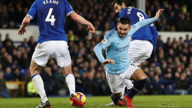 Manchester City kesulitan membongkar pertahanan Everton.