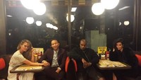 Kim dan Kanye juga dekat dengan John Legend dan Chrissy Teigen. Begini suasana saat mereka melakukan double date. Foto: Istimewa