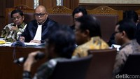 Sebelumnya, Idrus Marham didakwa oleh jaksa KPK telah menerima suap sebesar Rp 2,25 miliar dari seorang pengusaha terkait proyek pembangunan PLTU Riau-1.