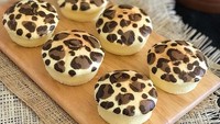 Tak hanya dibuat cake besar, leopard cake ini juga bisa jadi cake mungil. Kue ini terlihat lembut ya. Foto: Instagram