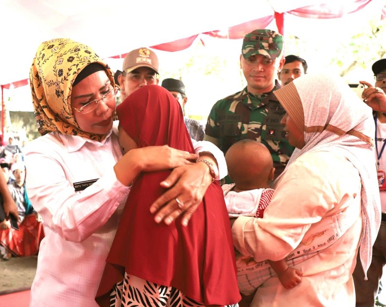 Bupati Serang Pastikan Perbaiki 290 Bangunan Terdampak Tsunami Bupati Serang Pastikan Perbaiki 290 Bangunan Terdampak Tsunami