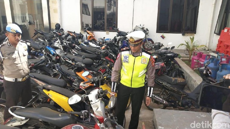 Polisi Adi Saputra yang  Banting Motor  Bisa  Dijerat Pasal 