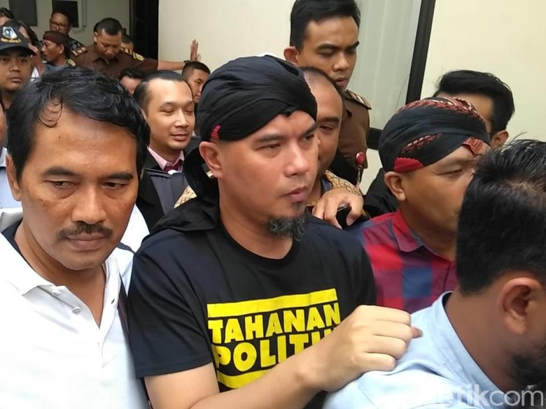 Pengadilan Tinggi Jakarta Jelaskan Penahanan 30 Hari Ahmad Dhani Pengadilan Tinggi Jakarta Jelaskan Penahanan 30 Hari Ahmad Dhani