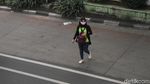 Warga Masih Nekat Menyeberang Sembarangan