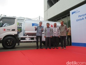 JK Bicara Pentingnya Truk Tangki untuk PMI Salurkan Air ke Korban Bencana