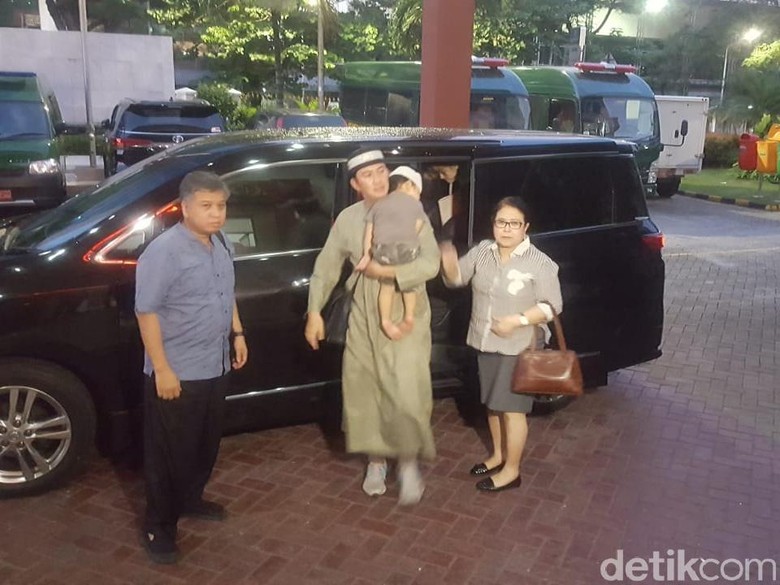 Dulu Dekat, Mandala Shoji dan Vanessa Angel Kini Sama-sama di Bui Dulu Dekat, Mandala Shoji dan Vanessa Angel Kini Sama-sama di Bui