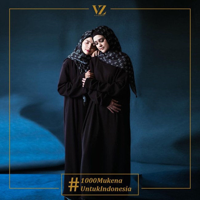 Modest fashion itu sesuatu yang lebih luas dari sekedar penampilan saja. Untuk itu Vivi Zubedi Foundation mengajak 18 public figure dari berbagai kalangan untuk mengumpulkan 1000 mukena. Diharapkan dari campaign ini, tidak hanya seribu mukena saja yang berhasil terkumpul tapi menjadi jutaan mukena agar bisa dibagikan ke jutaan umat muslim di Indonesia, insha allah sebelum Ramadhan agar para saudari muslimah kita bisa melakukan ibadah Ramadan lebih semangat  ungkap Vivi Zubedi kepada Wolipop dihubungi via telepon. Foto: Diera Bachir