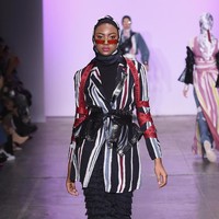 Ini bukan kali pertama Dian tampil di New York Fashion Week. Ia pernah tampil di New York Fashion Week 2018 mengambil tema Humans of New York. Foto: Getty Images