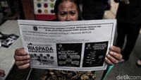 Memasuki musim hujan, perkembangan dan penyebaran jentik-jentik nyamuk Aedes Aegypti mulai meningkat hingga membuat penyakit demam berdarah rawan menyerang warga Jakarta. Oleh karena itu, sosialisasi pencegahan penyebaran DBD menjadi langkah yang tepat agar warga yang menjadi korban penyakit tersebut dapat ditekan.