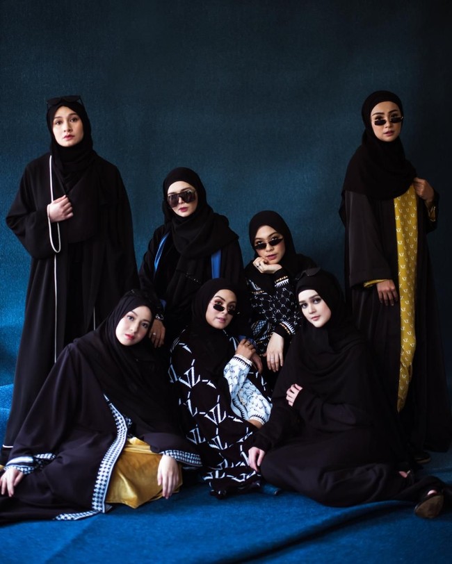 Publik figur yang tergabung dalam gerakan ini Lindwell Kwok, Marini Zumarnis, Hamidah Rachmayanti, Cut Meyriska, Chacha Frederica, Indah Dewi Pertiwi, Yasmin Rasyid, Herfiza, Dian Ayu Lestari, Diera Bachir, Indah Nada Puspita, Tiqasya, Nadiah Fatima, Natasha Rizky, Vebby Palwinta, Ramita Nasution dan Soraya Larassati. Foto: Diera Bachir