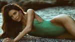 Foto: Sarah Stage, Hot Mom yang Suka ke Pantai