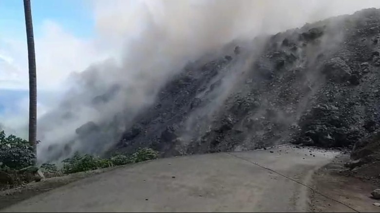 Pemkab Tetapkan Tanggap Darurat Bencana Erupsi Gunung Karangetang 7 Hari Pemkab Tetapkan Tanggap Darurat Bencana Erupsi Gunung Karangetang 7 Hari