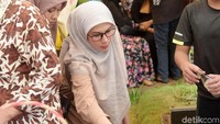 Marini terlihat tegar melepas kepergian sang bunda untuk selamanya. Pool/Noel/detikFoto.