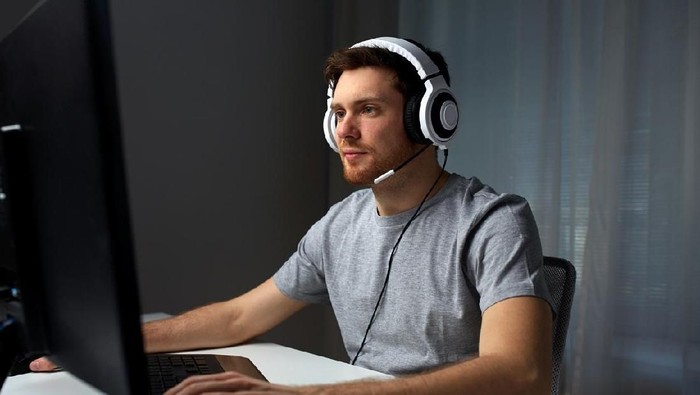 Ilustrasi pria main game. Foto: iStock Ilustrasi pria main game. Foto: iStock