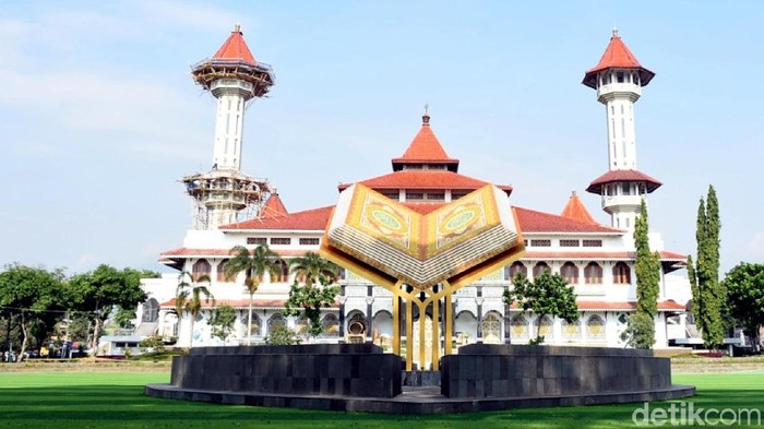 Jokowi Ingin Alun alun Cianjur Jadi Percontohan Daerah Lain Jokowi Ingin Alun alun Cianjur Jadi Percontohan Daerah Lain