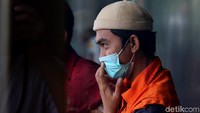 Dalam kasus tersebut, Taufik diduga menjadi perantara penerimaan duit dari pihak swasta pelaksana proyek infrastruktur untuk diserahkan kepada kakaknya, Khamami yang diketahui saat itu menjabat sebagai Bupati Mesuji.