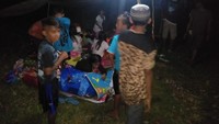 Anak-anak, pemuda, orang tua, pria hingga wanita adalah kalangan yang ikut mengungsi. Belum jelas betul kapan mereka akan kembali ke rumah masing-masing. (Dok BNPB)