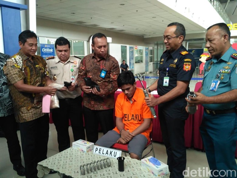 Penyelundupan 1,1 Kg Sabu di Bandara Juanda Digagalkan Penyelundupan 1,1 Kg Sabu di Bandara Juanda Digagalkan
