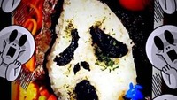 Kamu penyuka Scream? Karakter terkenal dari film horror ini juga bisa diwujudkan jadi bento. Mata dan mulut Scream dikreasikan dari lembaran nori. Foto: Istimewa