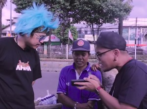 Tretan Muslim Ngeprank Jadi Atta Halilintar ke Pemulung, Berhasil Nggak Ya?