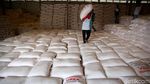 Cek Gudang Pupuk, Rini Pastikan Stok Aman hingga 3 Bulan
