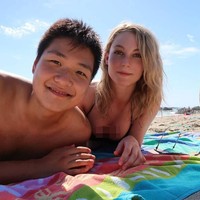 Lisa merupakan selebgram seksi yang berasal dari Kanada. Setiap kali Lisa mengunggah foto dirinya dengan sang pacar yang berasal dari Korea, Jay, beberapa pengikutnya akan menulis komentar negatif. Foto: Instagram @lisapeachy